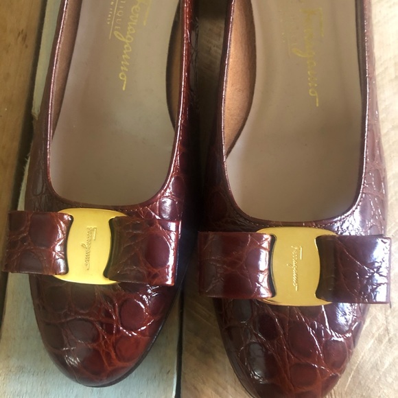 Salvatore Ferragamo Varma Croc Leather Pumps - Picture 7 of 8